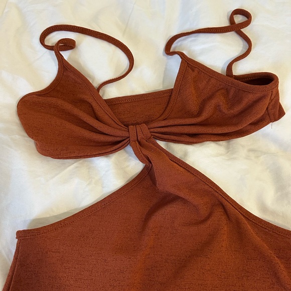 Chic burnt orange Cutout Dress - Picture 3 of 3